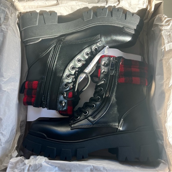 Marc Fisher Women’s Sz 9 Black Leather Buffalo Check Upper & Tongue Combat Boots - Picture 2 of 11